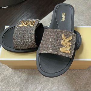 Women's MK Logo Pool Slide Sandals NIB NWT SIZE 6